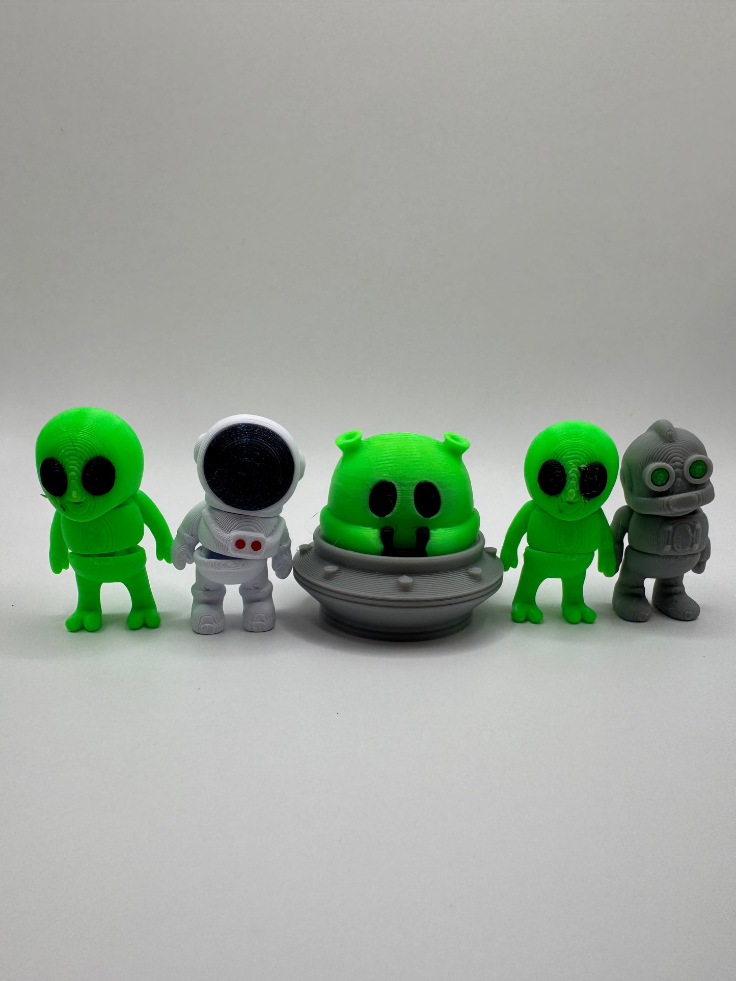 Moon Pod Crew – 3D Printed Space Fidget Toy Set | Aliens, UFO, Robot & Astronaut | Mini Articulated Sci-Fi Figures | Gift for Kids | Whimsizoo